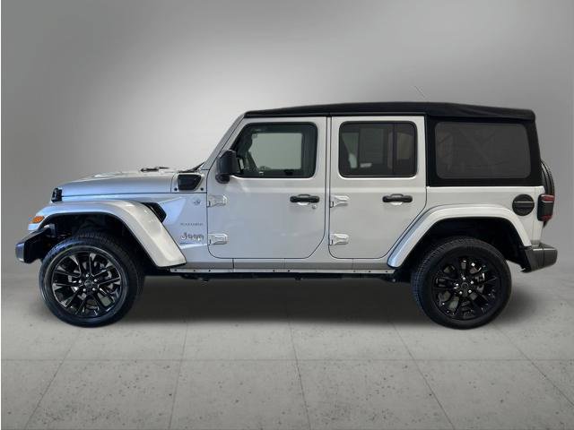 Used 2024 Jeep Wrangler Unlimited Sahara AWD/4WD image 2
