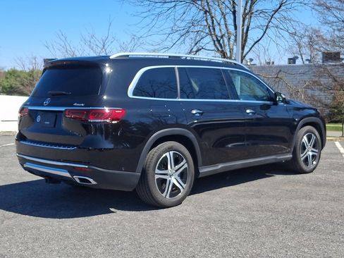 Used 2023 Mercedes-Benz GLS 450 4MATIC image 9