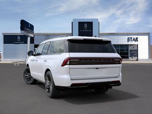 New 2027 Lincoln Navigator Reserve w/ Jet Appearance Package AWD/4WD image 8