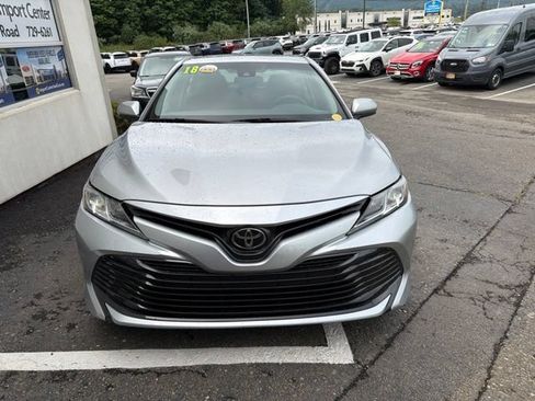 Used 2018 Toyota Camry LE FWD image 8