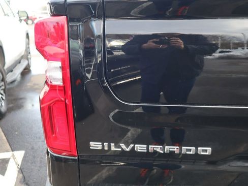 Used 2023 Chevrolet Silverado 1500 ZR2 w/ Technology Package image 38