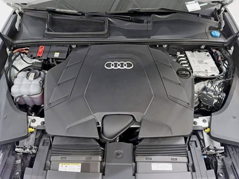 Used 2025 Audi Q8 Premium Plus AWD/4WD image 43