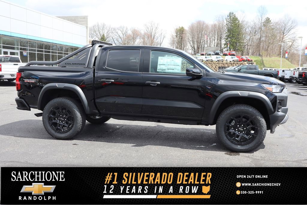 New 2026 Chevrolet Colorado Trail Boss w/ Midnight Edition AWD/4WD image 1