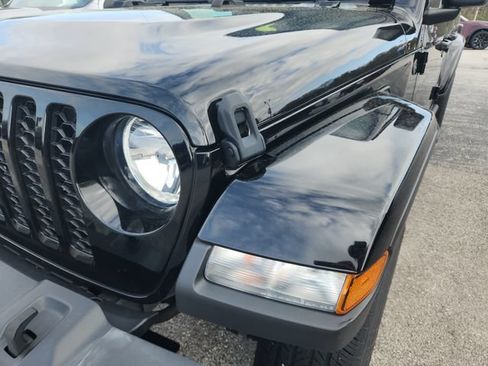 Used 2022 Jeep Gladiator Sport AWD/4WD image 26