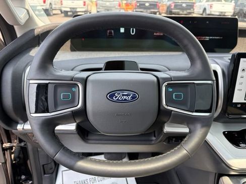 Used 2025 Ford Expedition Active AWD/4WD image 22