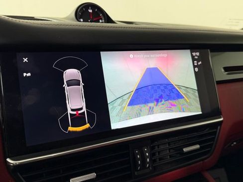 Used 2022 Porsche Cayenne image 15