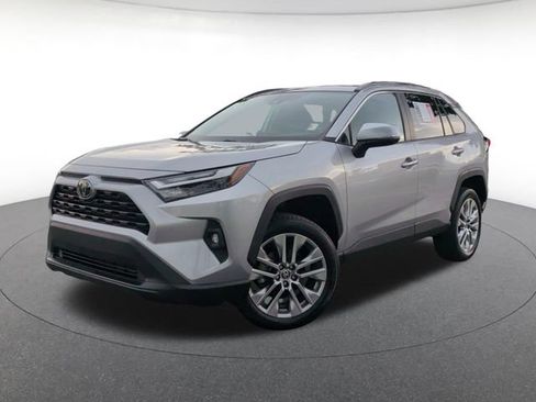 Used 2022 Toyota RAV4 XLE Premium FWD image 1