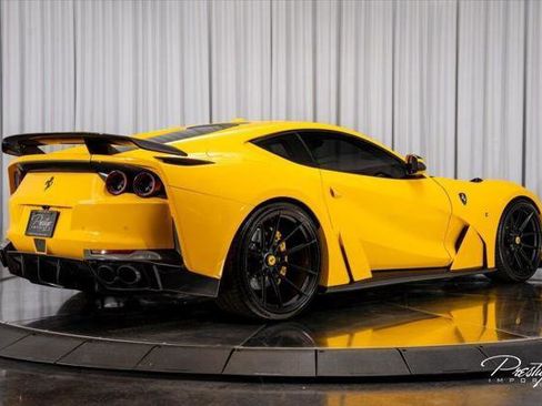 Used 2018 Ferrari 812 Superfast RWD image 29