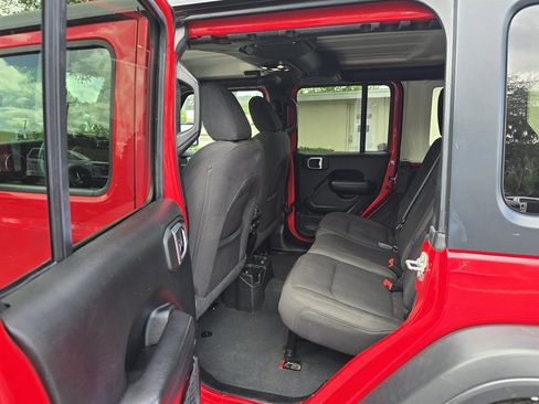 Used 2023 Jeep Wrangler Unlimited Sport AWD/4WD image 31