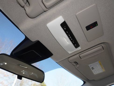 Used 2024 Nissan Kicks SV FWD image 19