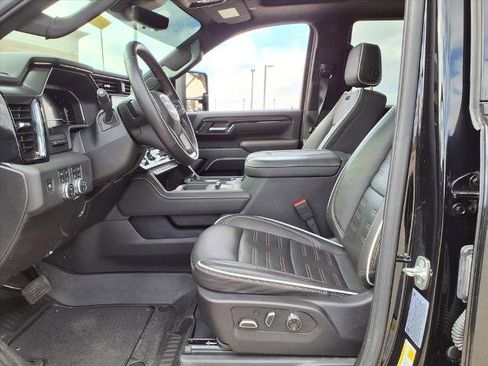 Used 2025 GMC Sierra 2500 AT4X image 19