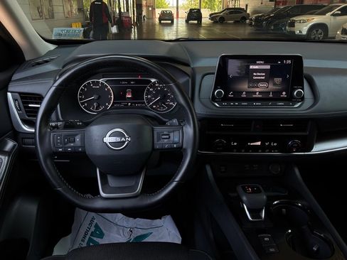 Used 2025 Nissan Rogue SV FWD image 14