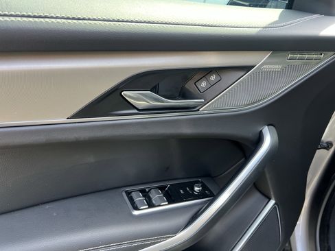 Certified 2025 Jaguar F-PACE R-Dynamic S AWD/4WD image 17