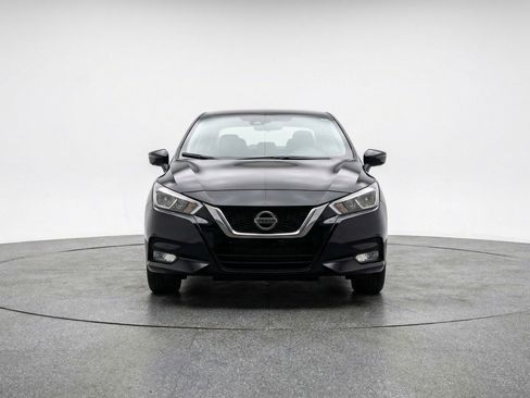 Used 2025 Nissan Versa SV FWD image 2