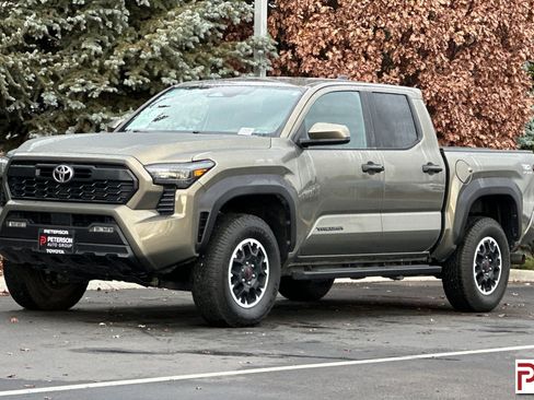 Used 2025 Toyota Tacoma TRD Off-Road image 9
