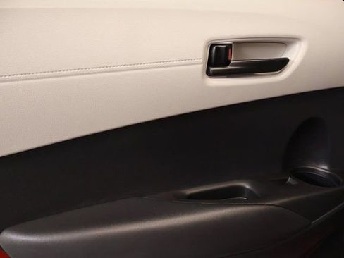 Certified 2022 Toyota Corolla Cross LE w/ Moonroof Package image 28