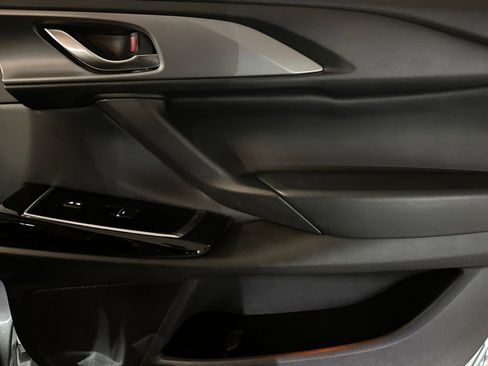 Used 2023 MAZDA CX-9 Touring image 22