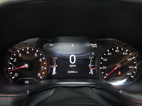 Used 2024 Jeep Compass Trailhawk image 33