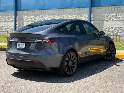 Used 2022 Tesla Model Y Performance AWD/4WD image 4