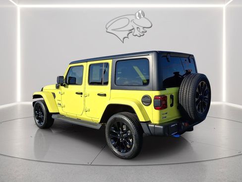 Used 2023 Jeep Wrangler Sahara w/ Cold Weather Group image 7