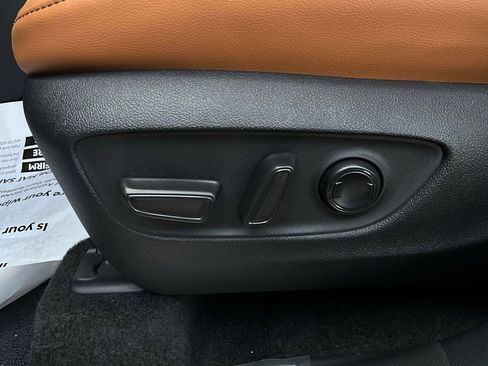 New 2026 Toyota Highlander Platinum image 10