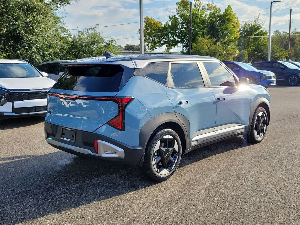 New 2027 Kia Seltos S FWD image 6
