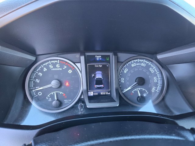 Used 2021 Toyota Tacoma TRD Off-Road w/ Technology Package AWD/4WD image 18