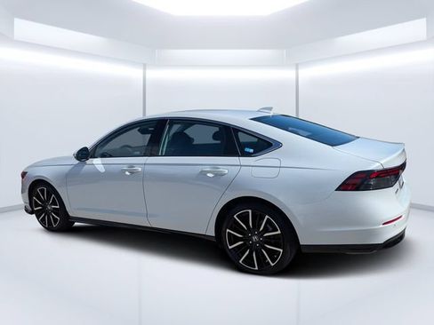 Used 2023 Honda Accord Touring image 5