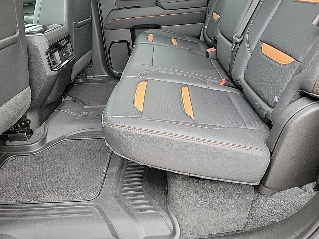 Used 2023 GMC Sierra 1500 AT4 AWD/4WD image 8