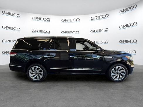 Used 2022 Lincoln Navigator L Reserve RWD image 7