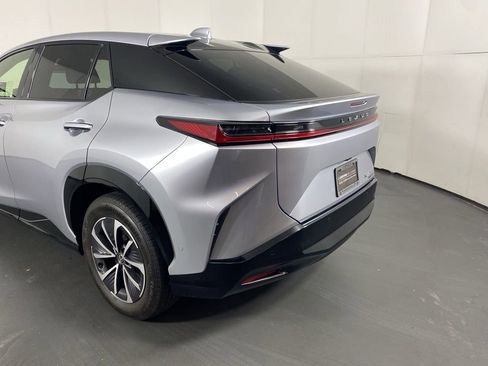 Certified 2023 Lexus RZ 450e Premium w/ Technology Package image 9