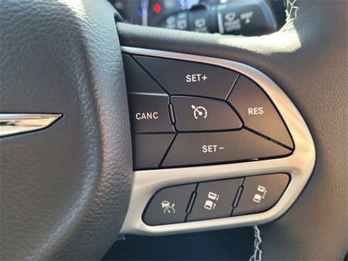 New 2026 Chrysler Pacifica Select image 27