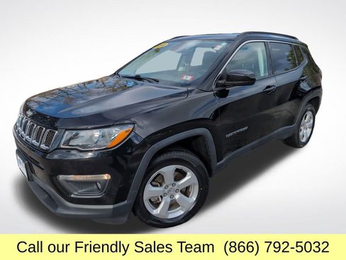 Used 2019 Jeep Compass Latitude w/ Cold Weather Group image 1