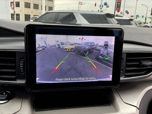 Certified 2020 Ford Explorer XLT w/ Equipment Group 202A image 19