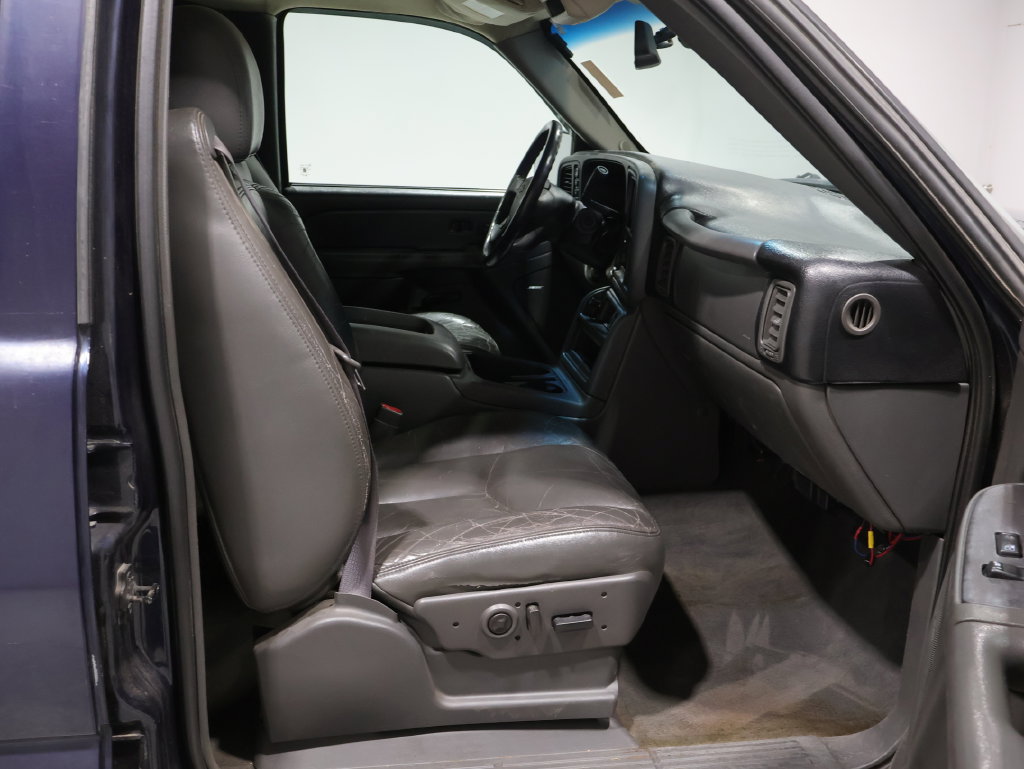Used 2004 Chevrolet Avalanche 4x4 w/ Preferred Equipment Group image 13