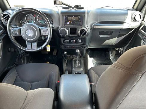Used 2016 Jeep Wrangler Unlimited Sport w/ Connectivity Group AWD/4WD image 22