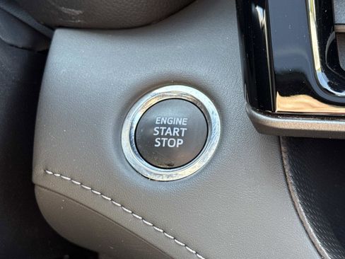 Used 2023 Toyota Highlander XLE image 14