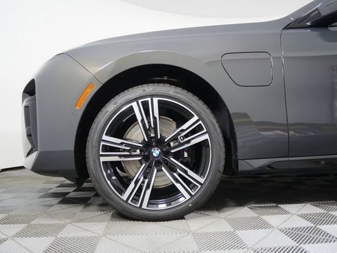 New 2026 BMW 750e xDrive w/ Executive Package image 7