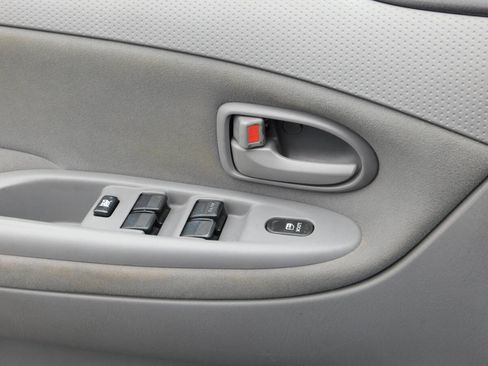 Used 2004 MAZDA MPV LX FWD image 16