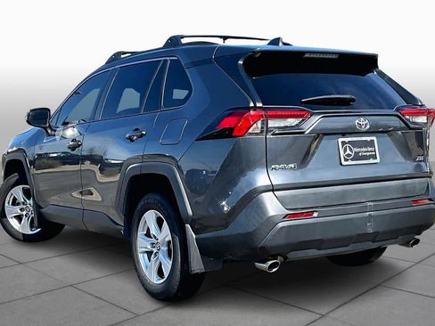 Used 2021 Toyota RAV4 XLE image 12