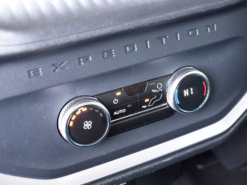 Certified 2025 Ford Expedition Active AWD/4WD image 27