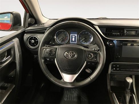 Used 2017 Toyota Corolla SE image 12