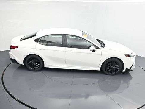 Used 2025 Toyota Camry SE w/ Convenience Package FWD image 31