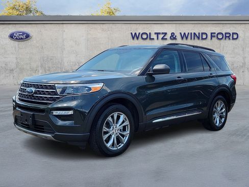 Used 2023 Ford Explorer XLT w/ Equipment Group 202A AWD/4WD image 3