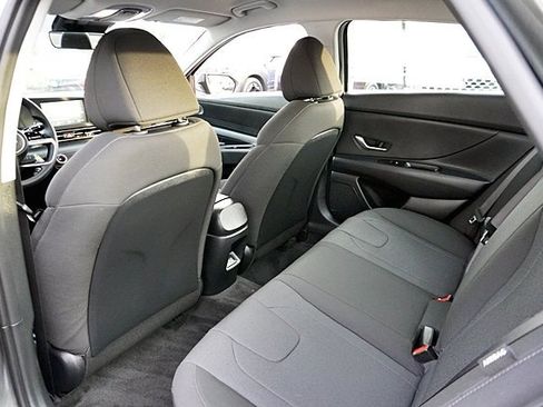 Certified 2026 Hyundai Elantra SE image 16