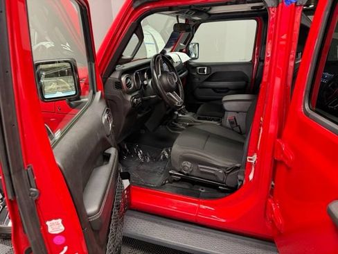 Used 2020 Jeep Wrangler Unlimited Sahara AWD/4WD image 14