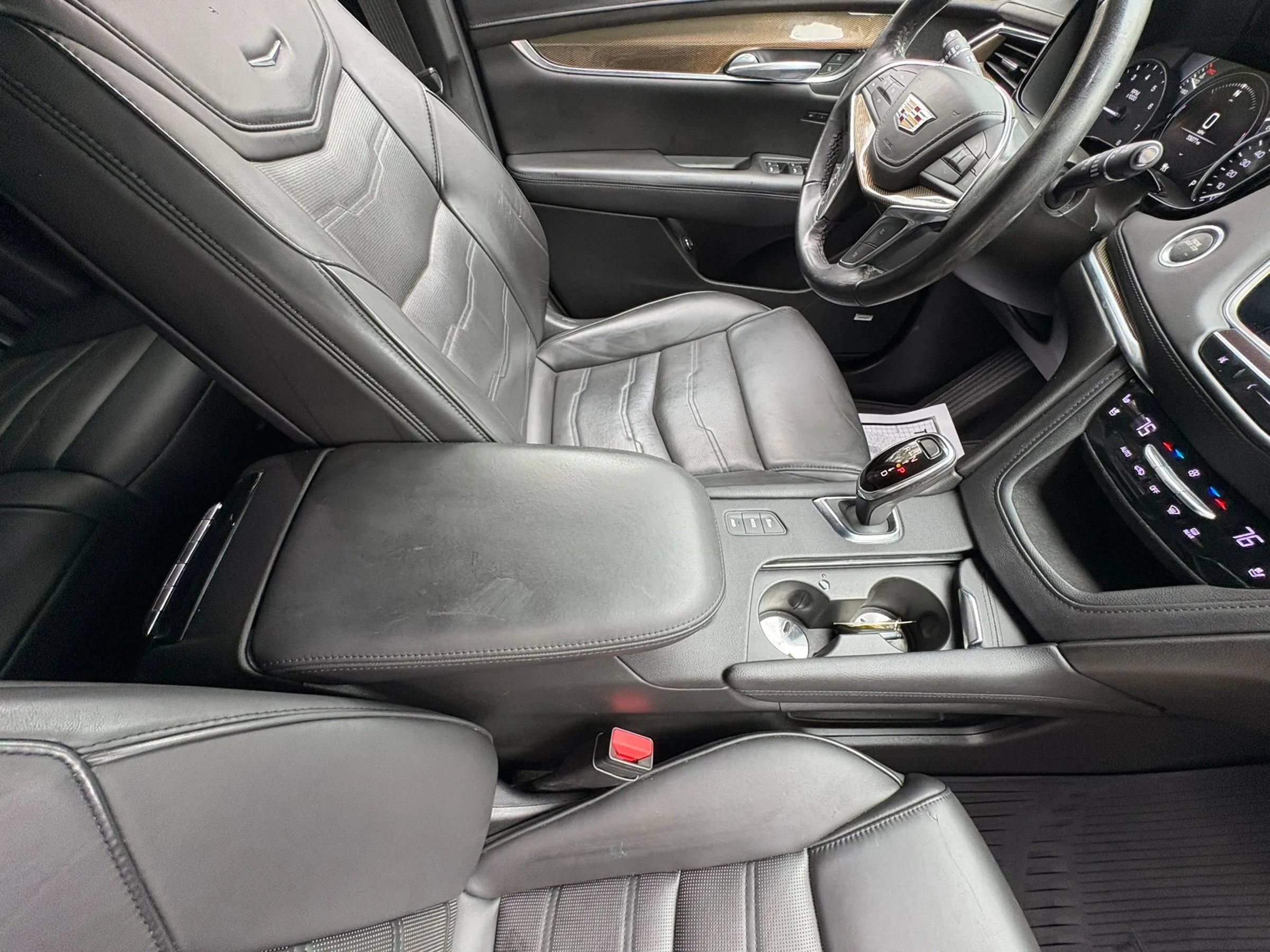Used 2019 Cadillac XT5 Platinum AWD/4WD image 11