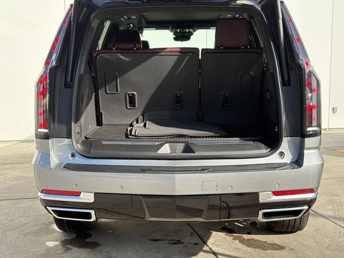 New 2026 Cadillac Escalade Luxury image 10
