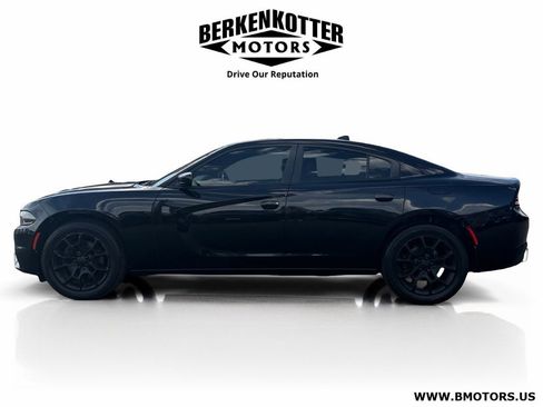 Used 2015 Dodge Charger SXT w/ AWD Plus Group image 6