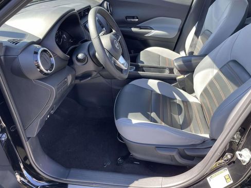 Used 2022 Nissan Kicks SR w/ Premium Package image 18